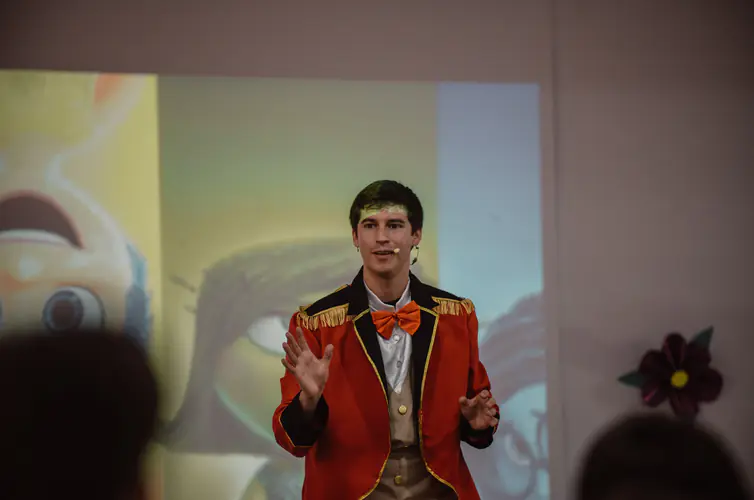 Alex Romaní impartiendo una formación