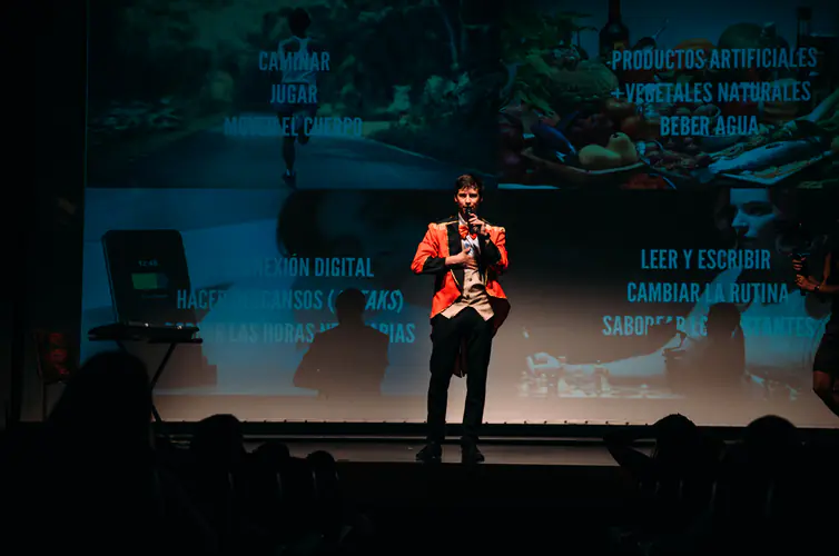 Alex Romaní en una ponencia