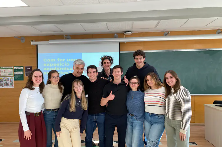 Alex Romaní impartiendo una formación