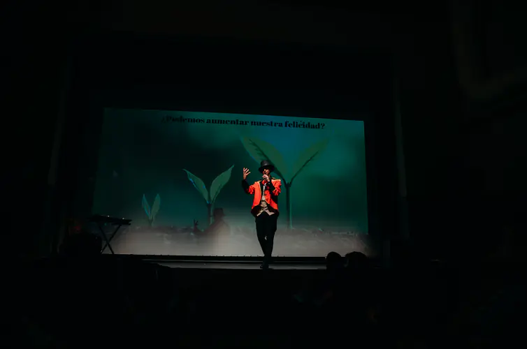 Alex Romaní en el escenario