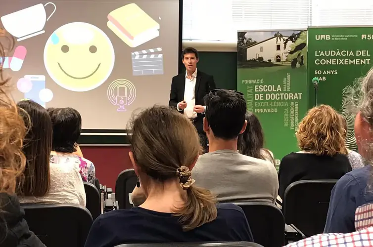 Alex Romaní dando clase
