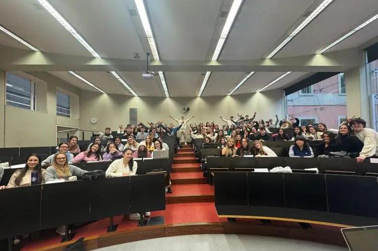 Alex Romaní impartiendo una formación