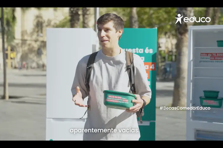 Alex Romaní como speaker en un evento